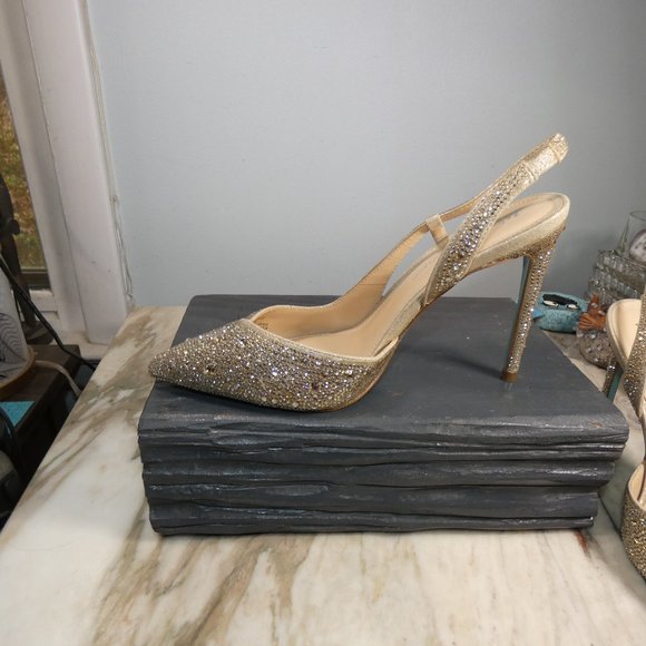 Sexy Betsey Johnson Women's SB-Rocky Pump, Light Gold, 8 - Picture 8 of 10